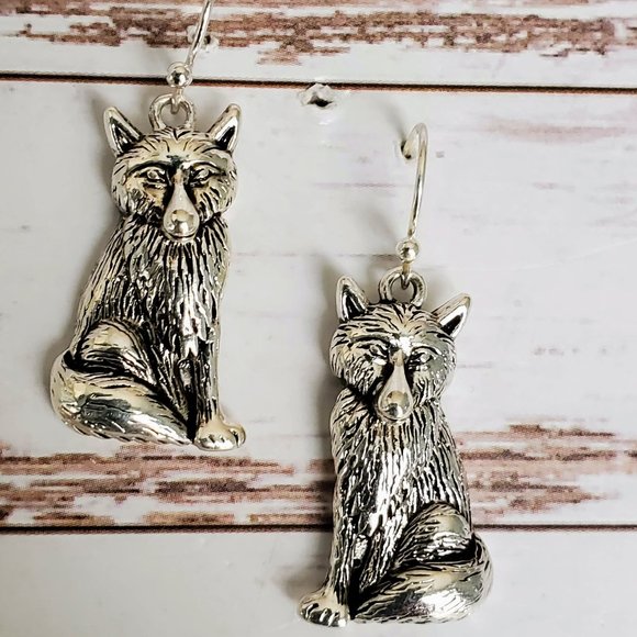 Jewelry - Lone Wolf Earrings